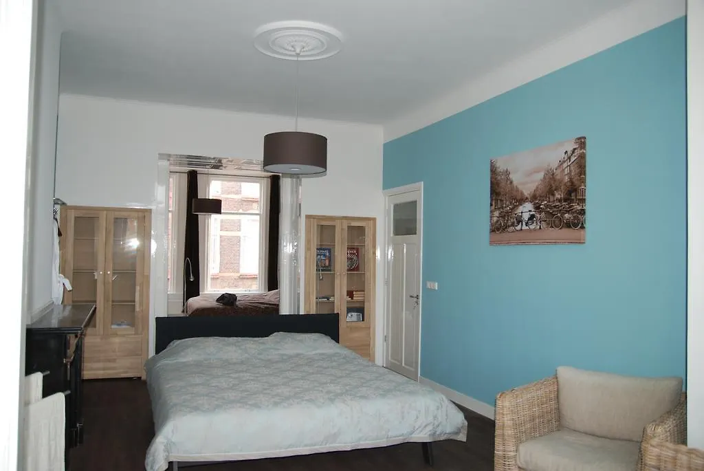 Bed & Breakfast Obrechtstraat Haag 0*,